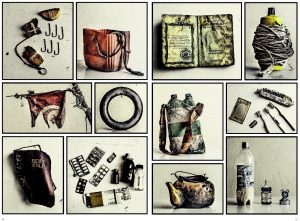 12 Bilder in einer Collage, die unterschiedliche Gebrauchsgegenstände, wie eine Tasche, Medikamente, ein Buch oder Wasserflaschen zeigen.