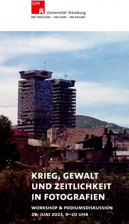 Titelbild eines Flyers: zwei völlig zerschossene Hochhäuser in einer Stadt; der Titel des Workshops und das Datum.