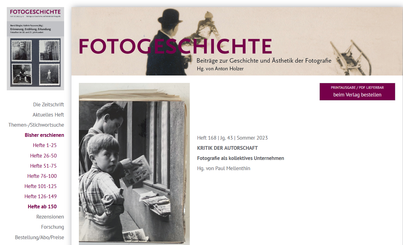 Screenshot: Banner der Fotogeschichte: ein Mann mit Melone, ein rodelndes Kind, das vom Schlitten gefallen ist; das Heft der „Fotogeschichte“; Foto eines Jungen, der in die Kamera guckt.