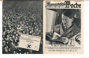 Zeitschriftenseiten: links eine jubelnde Menge; rechts Hitler im Flugzeug sitzend.
