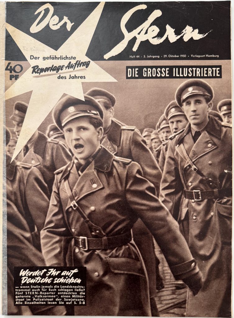 Zeitschriften-Cover mit dem Foto von Männern in Uniform