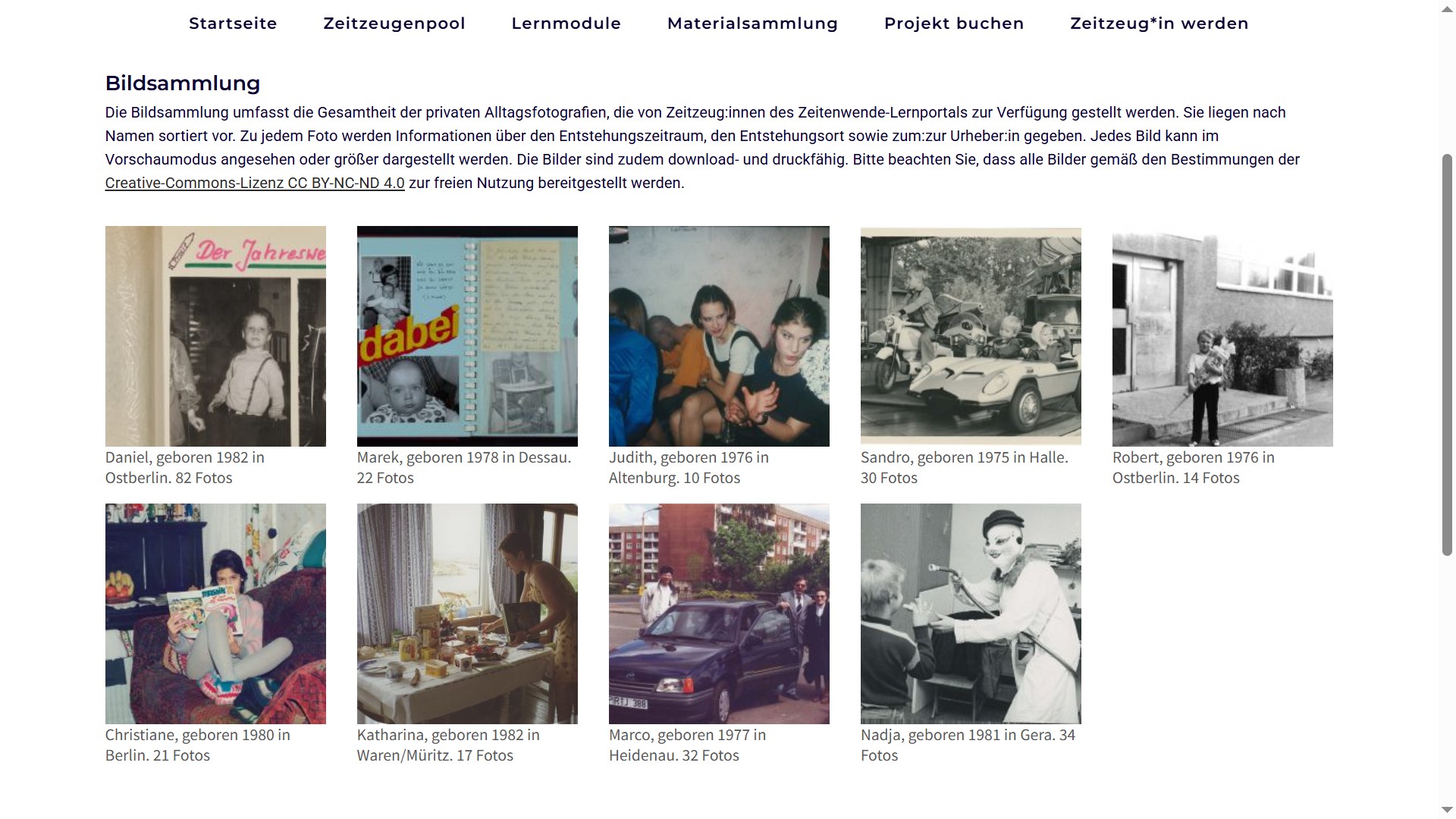 Schwarzweiße Website mit kleinen Fotos und Text