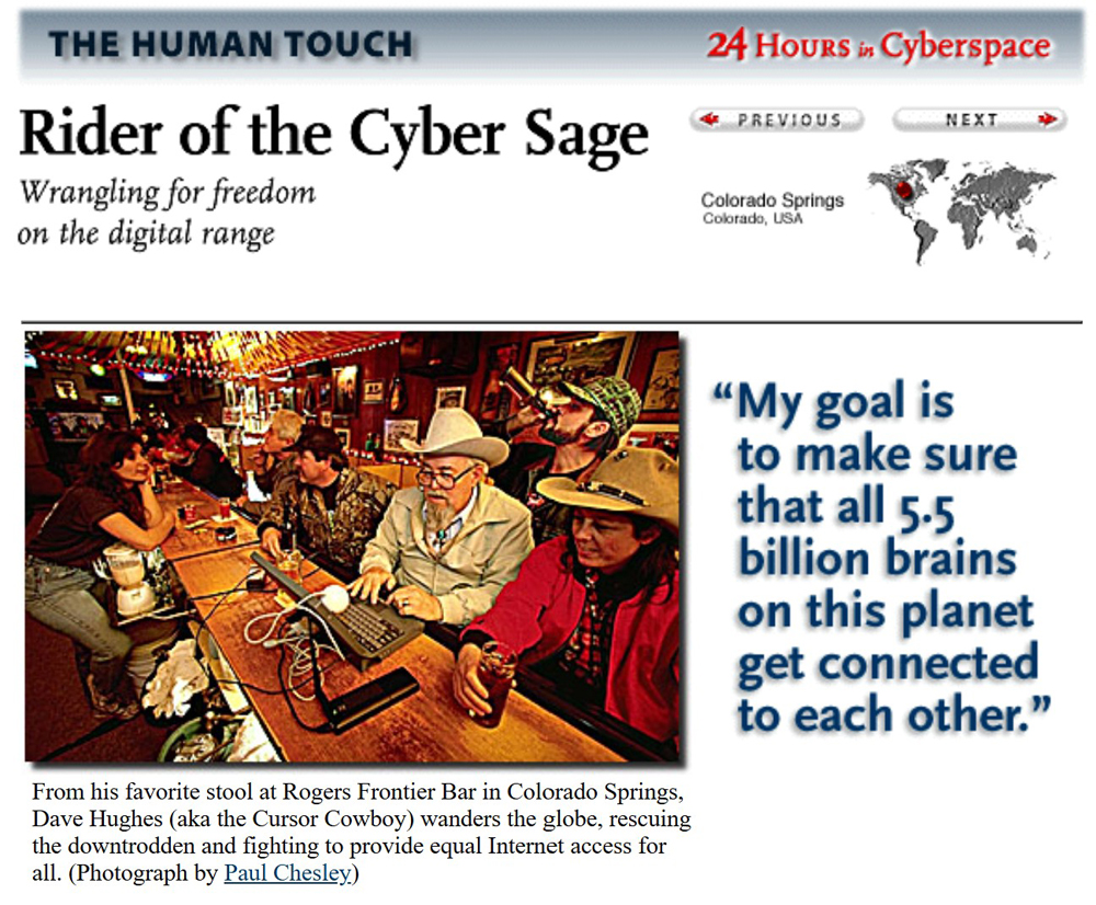 Buchseite mit Schrift und einer Farbfotografie von Männern mit Cowboyhüten an einer Theke