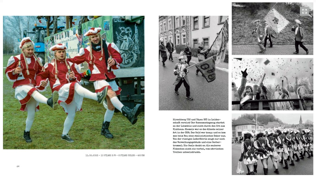 Doppelseite mit Fotos von Karnevalisten (farbig und schwarzweiß)