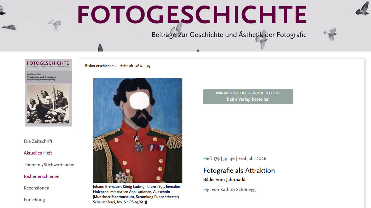 Zeitschriftenlogo, Schrift und farbiges Bild von Mann in Uniform mit weißem Fleck im Gesicht
