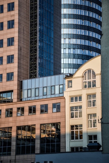 Farbfoto von modernen Häusern