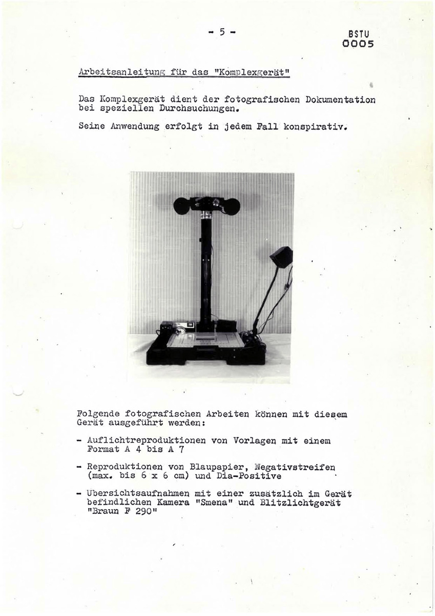 Aktenseite mit Fotografie einer technischen Apparatur und Schrift